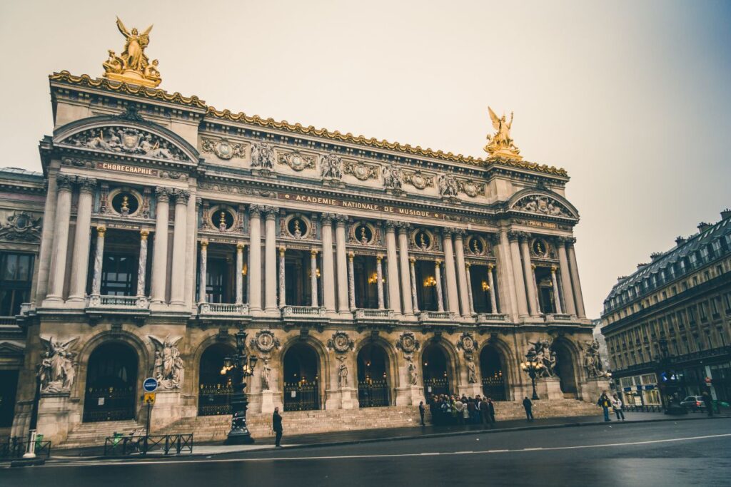 photo extérieure de l'Opéra Garnier à Paris